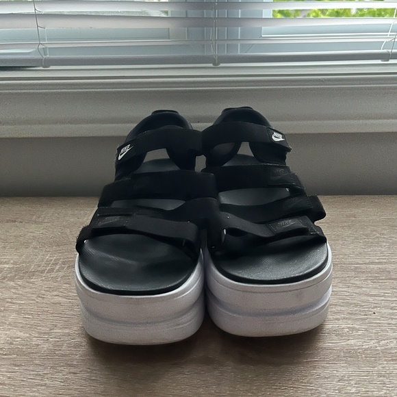 Women’s Nike Sandals - Picture 2 of 3